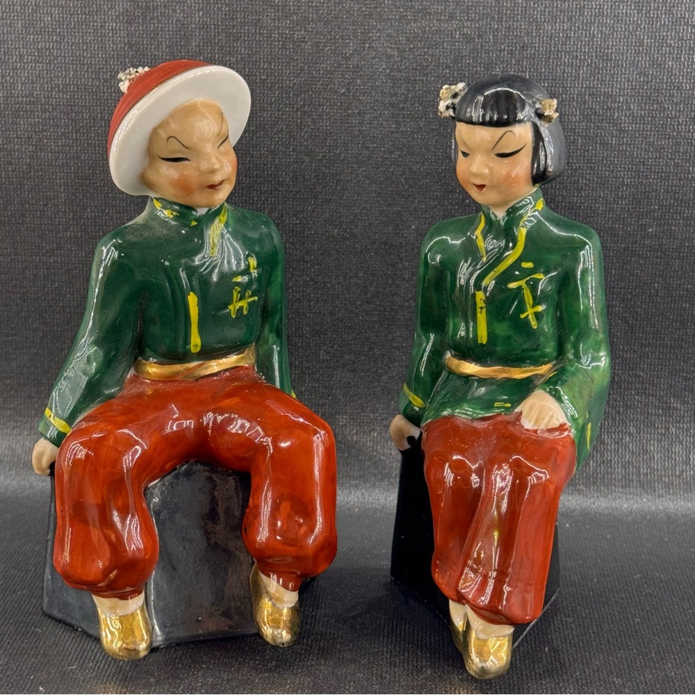 Vintage Asian Inspired Sitting Figurines Set Of 2 Spaghetti Details